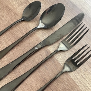 Black 5-Piece Place Setting Black Stainless Steel Flatware