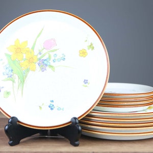 Mikasa Fresh Blooms Dinner and Salad Plates Made in Japan