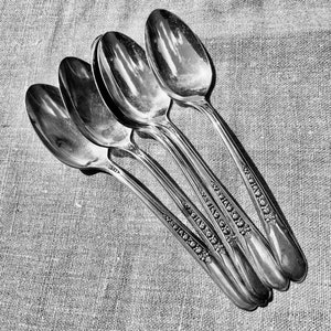 Vintage Wm Rogers Mfg Co Silver Plate Priscilla Lady Ann Set of 4 Teaspoon 1941