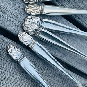Danish Princess Flatware by Holmes & Edwards, Set of 6 Soup Spoons, Set of 8 Teaspoon, Silver Plate, Silver Inlaid, 1938, Art Deco Style
