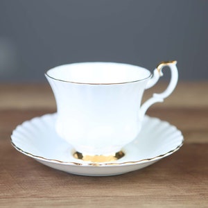 Royal Albert Val D&#39;or Teetasse und Untertasse Knochen China England