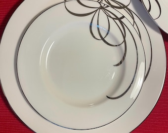 Kate Spade Belle Boulevard Dinnerware 32 Plates