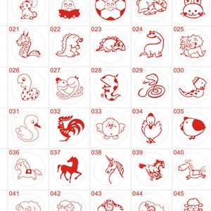 Puede incluir: Una hoja de 60 sellos de goma rojos y blancos con varios dise&ntilde;os de animales. Los sellos est&aacute;n numerados del 001 al 060.