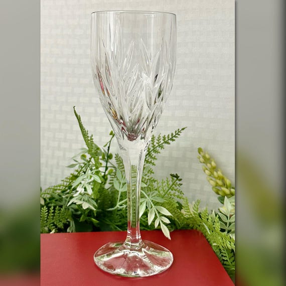 Gorham Crystal Star Blossom Wine Glass / Vintage Gorham Wine Glass / Star Blossom Wine Goblet / Gorham Star Blossom Wine Goblet - 1