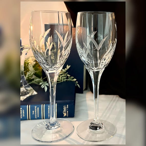 Mikasa Calla Lilly Water Glasses / Vintage Frosted Lilly Mikasa Water Goblets / Lilly Water Glasses by Mikasa / Pair Lilly Water Goblets