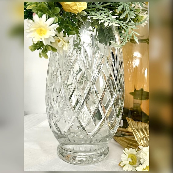 Tudor England Crystal Vase / Vintage Flower Vase / 9 inch Blown Glass Tudor Vase / Cut Glass Vintage Vase / Heavy Large Floral Vase