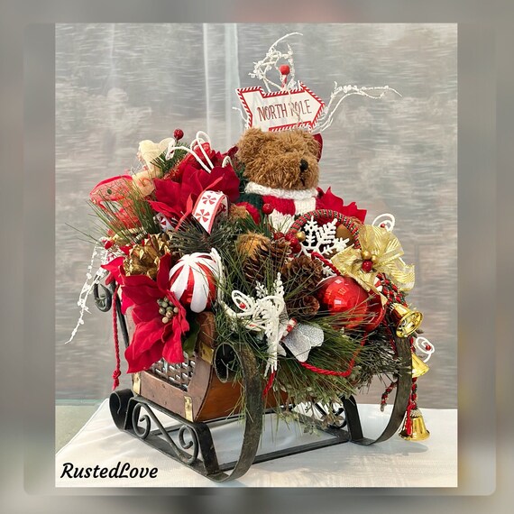 Christmas Centerpiece Holiday Sleigh / Christmas Sleigh Floral Arrangement / Tabletop Christmas Centerpiece Decoration / Hearth Decoration