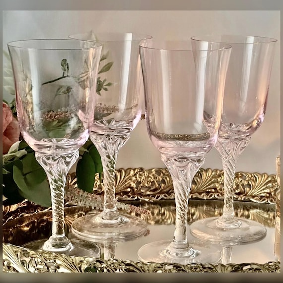 Sasaki Hawthorne Coral Pink Wine Glasses Set of 4 Twisted Stem Vintage
