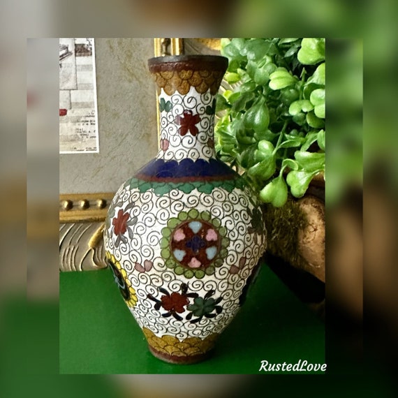 Antique Chinese Cloisonne Vase / Vintage Hand Crafted Cloisonne Vase / Vintage White Enamel and Brass Vase / Multi Colored  Cloisonne Vase