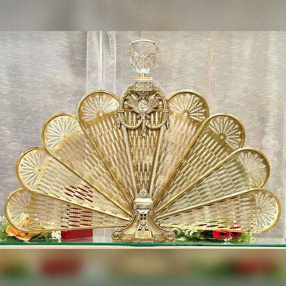Brass Fireplace Cameo Folding Screen / Folding Vintage Brass Peacock Screen / Cameo Fireplace Accessory Screen / Brass Fireplace Screen