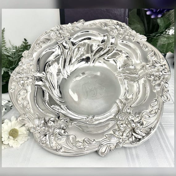International Frontenac Sterling Silver Bowl Ornate Centerpiece Bowl 435g