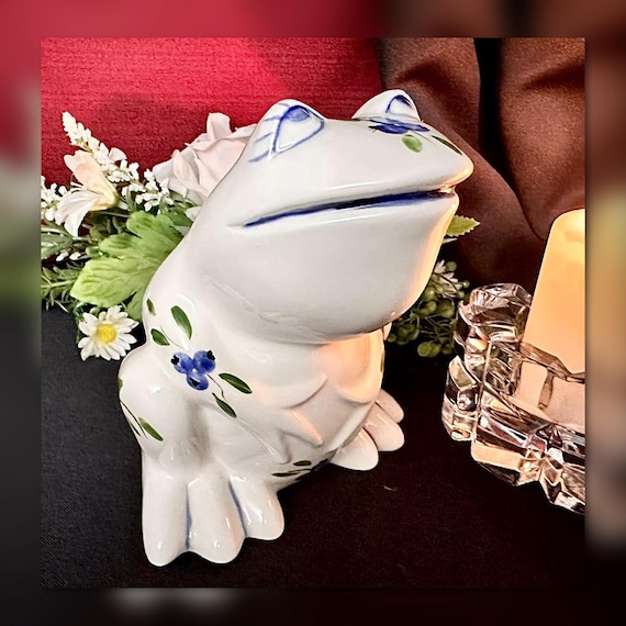 Ceramic Frog Bank / Misty Pine Creations Frog Piggybank / Frog Statue / Vintage Frog Animal Figurine / Frog PiggyBank / Misty Pine Frog Bank