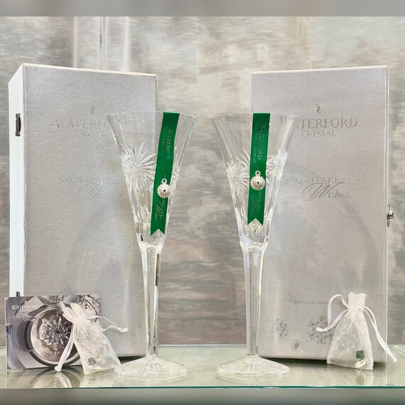 Snowflake Waterford Crystal Champagne Flutes / Waterford Courage Champagne Glasses / Snowflake Champagne Toasting Glasses with 2 Charms