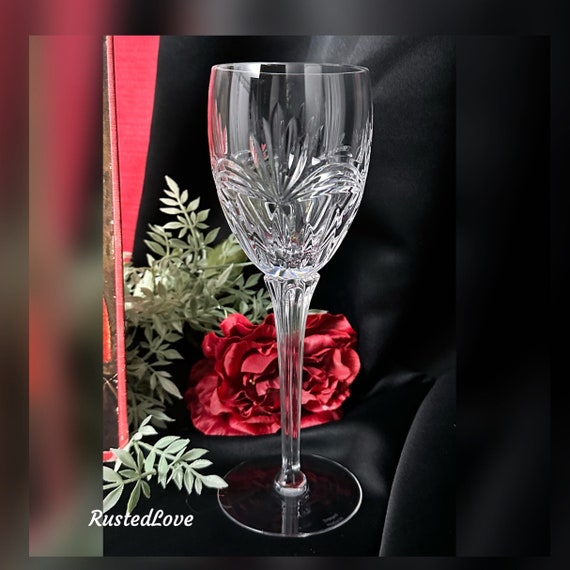 Waterford Calais Water Glass / Crystal Marquis Calais  / Vintage Waterford / Calais Water Goblet /  Blown Glass  / Waterford Crystal Glass 1
