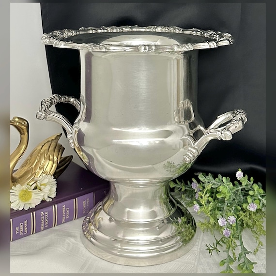 Vintage Silver Plated Oneida Champagne Bucket / Vintage Silverplated Ice Bucket / Oneida Trophy Urn / Champagne Bucket / Discounted
