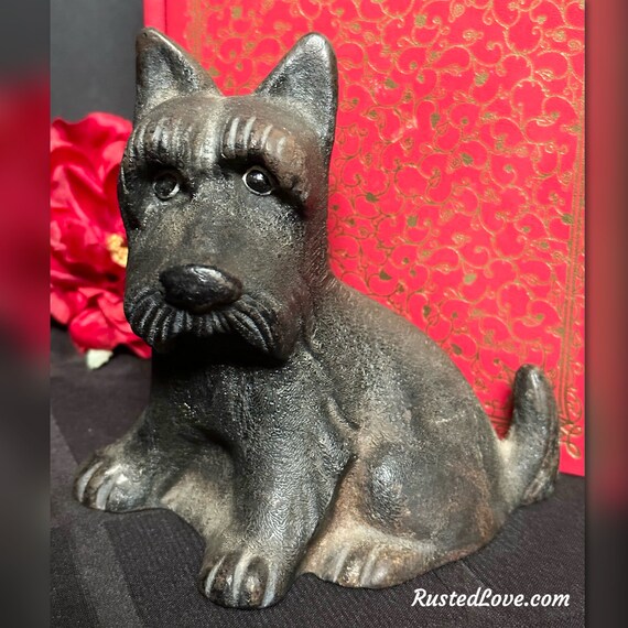 Vintage Cast Iron Scotty Dog / Scottish Terrier Bookend / Iron Scottish Terrier / Vintage / Cast Iron Dog Paperweight / Antique Home Decor
