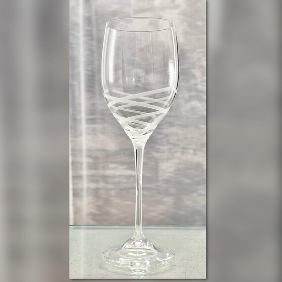Wedgwood Blanc Sur Blanc Wine Glass / Wedgwood Vera Wang Wine Glass / Blanc Sur Blanc Frosted Rings Wine Glass / Vera Wang Wedgwood Wine - 1