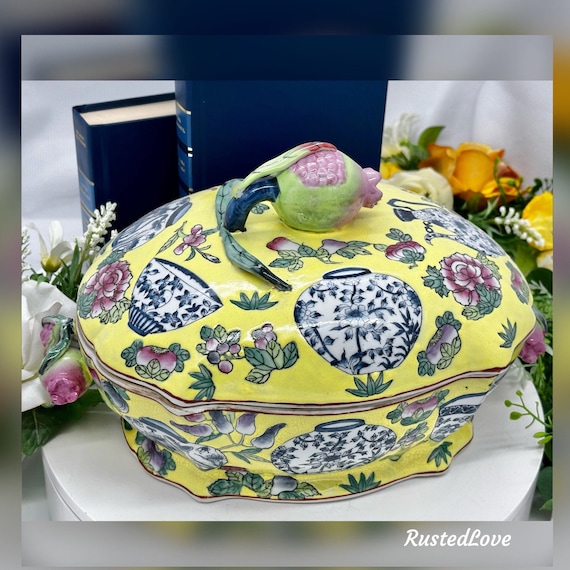 Centerpiece Bowl / Asian Porcelain Covered Bowl / Oriental Planter / Pomegranate Top / Handles Centerpiece Lidded bowl / 20th Century