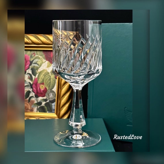Hoya Corolle Wine Glass / Blown Glass Hoya Wine Goblet / Vintage Corolle Hoya Glass / Hoya Corolle Glass / Vintage Hoya Wine Glass - 1 Pc