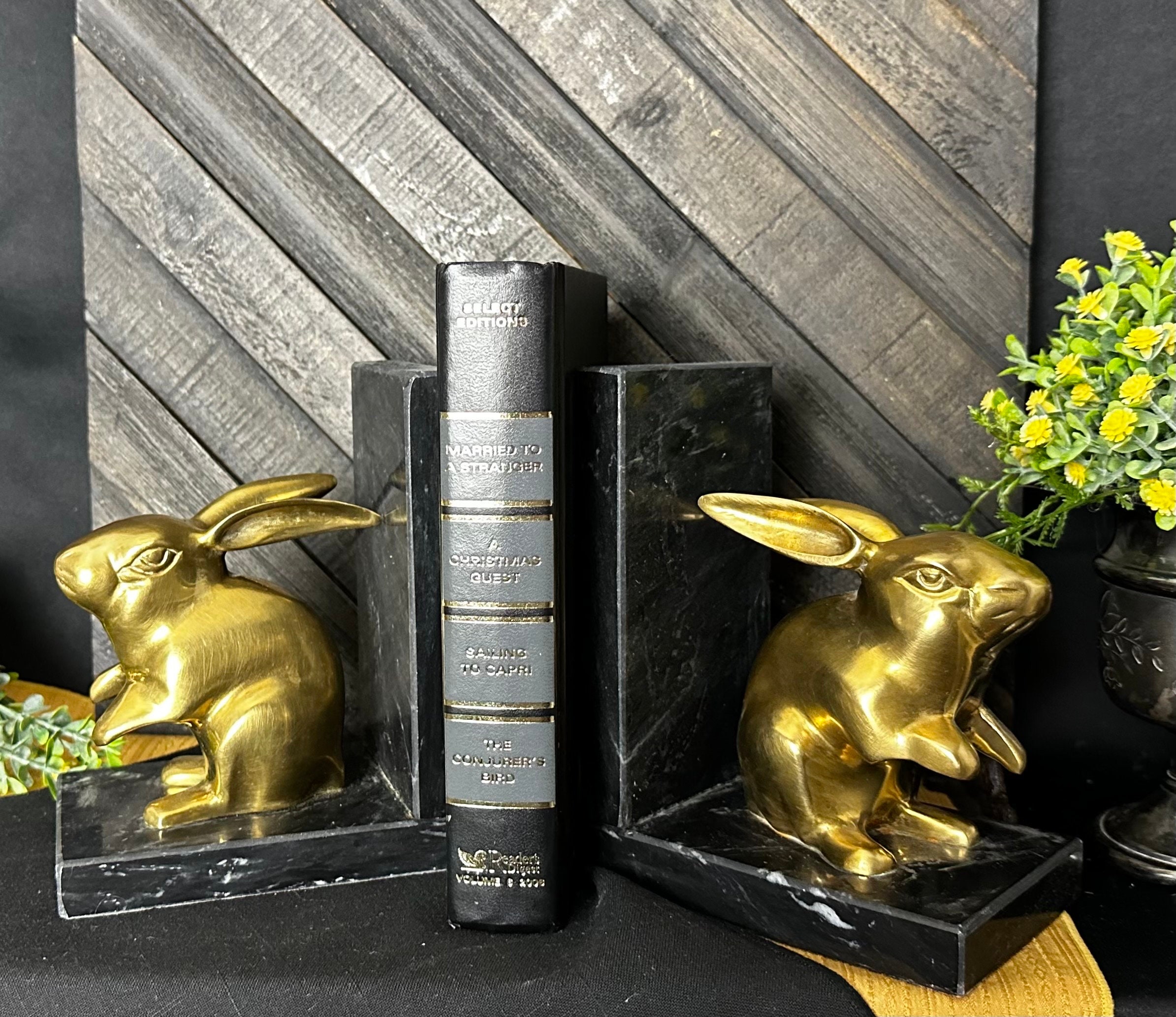 Vintage Brass Bunny Shelf Sitter Bookend Paperweight Sleepy Rabbit Signed  TT Made in Korea 1993 Christmas Gift -  Israel