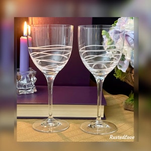 Wave Wine Glass | Set of 2 on Garmentory