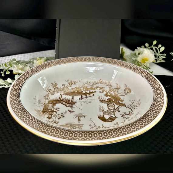 Spode's Garden by Spode Serving Bowl / Spode's Garden Oval Vegetable Serving Bowl / Spode's Garden with Honeycomb Trim / 9" Vegetable Bowl