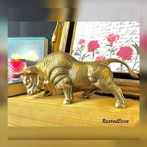 Vintage Brass Bull Statue / Charging Bull Figure / Solid Polished Brass / Fighting Bull / Office Decor / MCM / Wall Street / Animal Statue