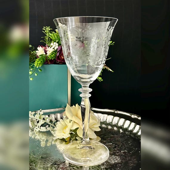 Horta by Anthropology Wine Glass / Etched Vintage Horta Floral Wine Glass / Anthropology Horta Wine Goblet / Horta Anthropology Wine Glass
