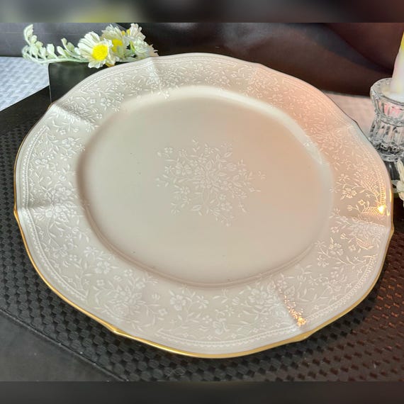Noritake Chandon Gold Dinner Plate / Noritake Chandon Ivory Dinner Plate / Dinner Plate Baroque Raised White Floral / Gold Trimmed Plate