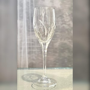 Mikasa Calla Lily Wine Glass / Vintage Mikasa Crystal Wine Goblet / Mikasa Crystal Wine Glass / Miikasa Blown Glass Petula Wine Goblet