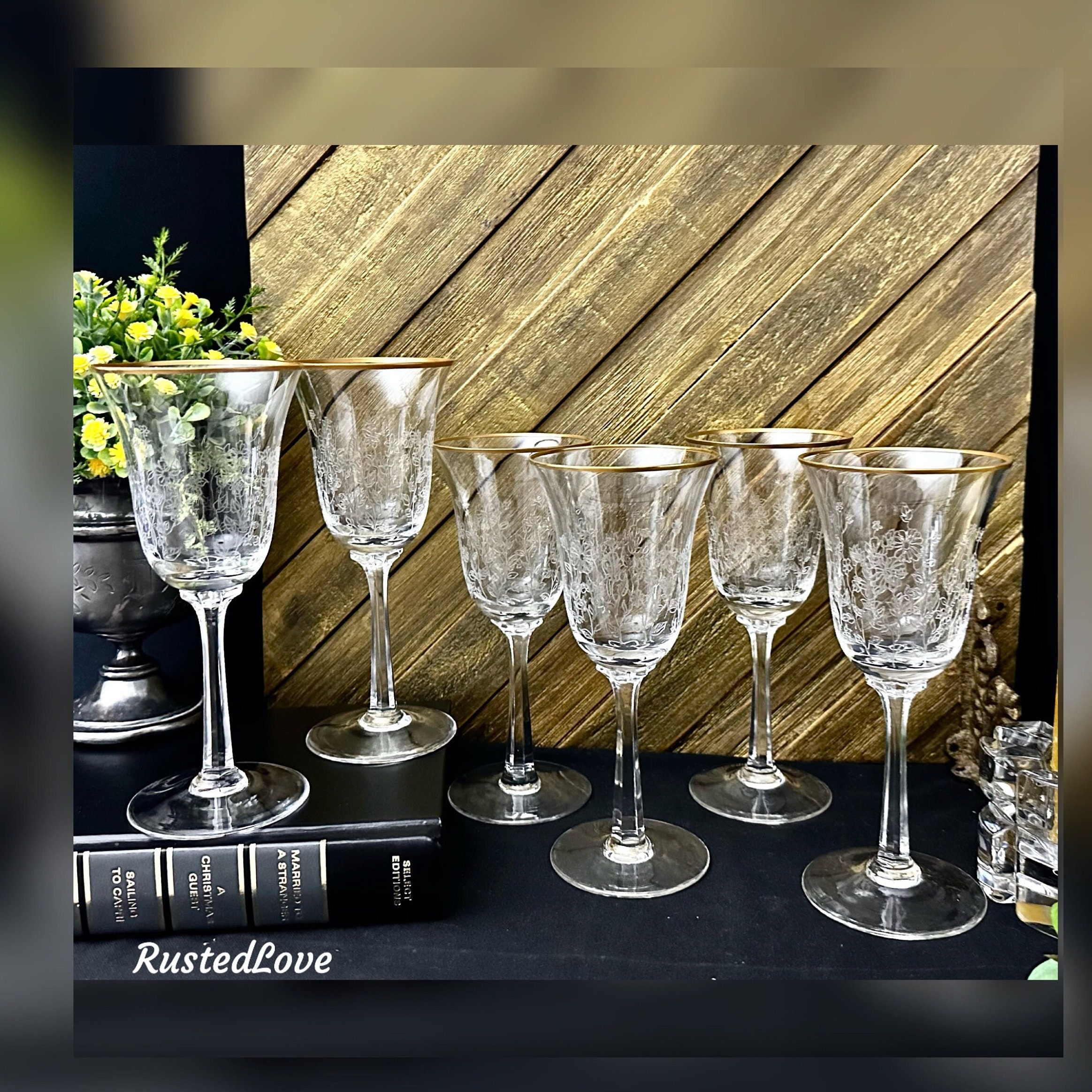 G Decor Set of 4 Dario Gold Rim Vintage Textured Wine Drinking Glasses -   Sweden