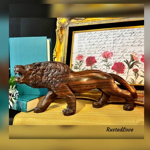 Vintage Lion Statue / Hand Carved Lion / Wooden Lion Sculpture / Roaring Lion Figurine / African Lion Wooden Sculpture / Hand Carved Lion