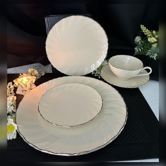 Lenox Weatherly Dish Set / Weatherly Dinner Plate Set / Lenox Vintage Dishes with Platinum Rim / Lenox Weatherly Platinum Rimmed Dishes 5 Pc