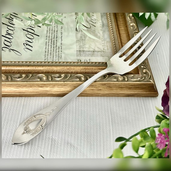 Lunt  Mount Vernon Sterling Silver Salad Fork 6 1/8" Replacement No Monogram Antique Flatware