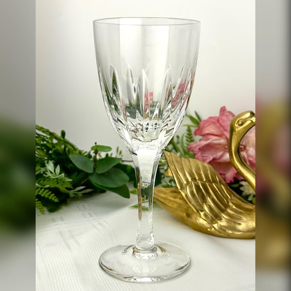 Atlantis Castelo Wine Glass / Clear Blown Glass 6 3/4" Wine Goblet / Castelo Atlantis Wine Glass / Castelo Replacement Wine Glass