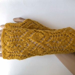 Arm warmers, wrist warmers, knitted cuffs