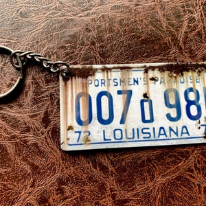 Keychain Distressed Jaws Amity Shark Prop License Plate Metal