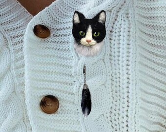 Black and white felt cat, cat head, felt cat brooch, fashion trend 2022-23. Unique for cat lovers. Unique by MariRich