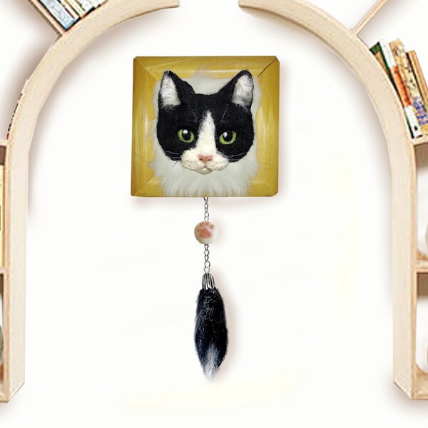 Zwart-witte kattenkop in lijst. Vilt Cat: Pet Memorial Wool Cat Miniatures. Decor van MariRich voor kattenliefhebbers