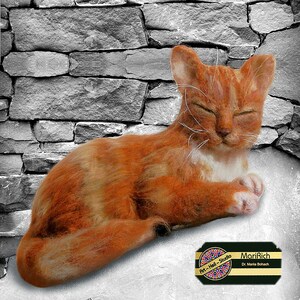 Schlafende Wollfilz Spiralkatze, realistische Katze Figur, Kuscheltier in Originalgröße nach Foto, Geschenk für Katzenliebhaber von MariRich zdjęcie 1