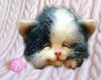 Gray-yellow-white cat brooch, cat, felt cat's head, fashion trend 2022-23. MariRich gift for cat lovers. Needle felted animal