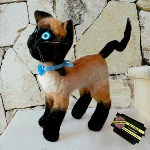 Needle Felted Animal: Siamese Cat, Realistic Cat, Soft Toy Figurine, Custom Gift for Cat Lovers by MariRich
