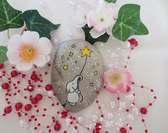 Lucky stone elephant 9x6 with star, children's birthday gift, painted stone for birth, pebble elephant child with star balloon