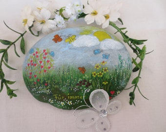 Painted stone with a meadow scene (approx. 10 cm), memorial stone for a stillborn child, memorial stone for a flower meadow, grave decoration for humans and animals, family gift stone