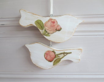 2 oiseaux en bois 13 cm bois shabby art à suspendre, oiseaux décoratifs blancs avec découpage de roses, ressort de décoration à suspendre, pendentif décoratif cadeau