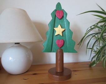 Tannenbaum 29 cm, Christbaum mit Sternen + Herzen, Weihnachtsdeko Holzbäumchen, kleiner Holzchristbaum, Deko Advent und Weihnachten Holzbaum