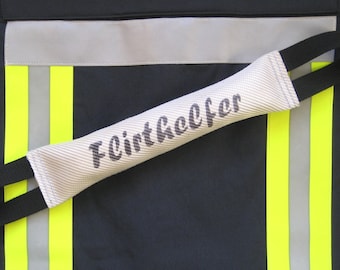 Bite sausage from fire hose "Flirthelfer"