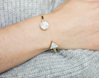 Open bangle in gold - Geometric bangle