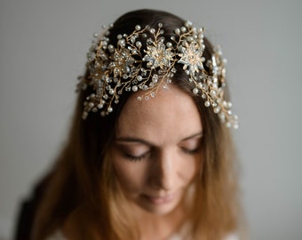 Braut Haarband - Blüten Haarschmuck in Gold mit Zierperlen  Strass Steinen und Haarband