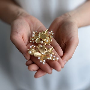 Haarschmuck Schmetterling und Blätter 2x Goldene Haarclips mit Schmetterling Blätter kleinen Zierperlen und Strass Steinen Bild 2